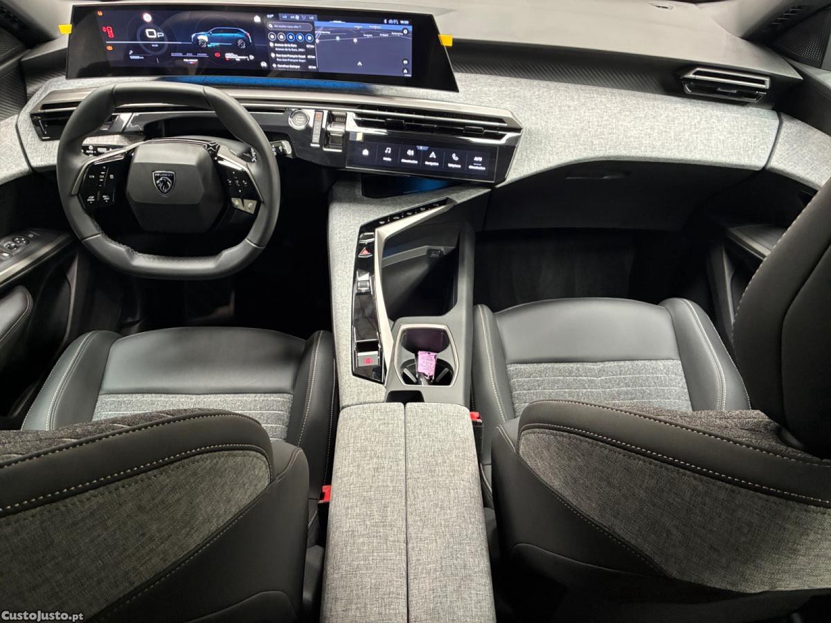 Peugeot 5008 1.2 Hybrid Allure e-DCS6 — fotografia 6