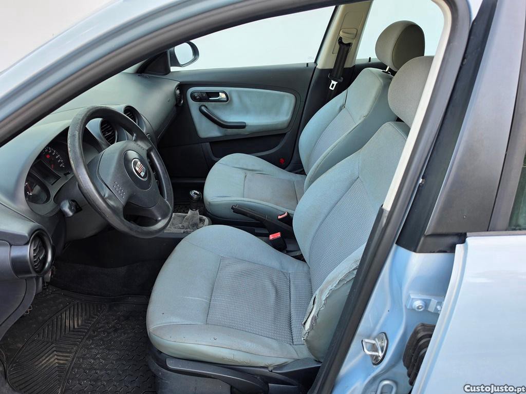 SEAT Ibiza 1.2i 65cv 12/2002 — fotografia 6