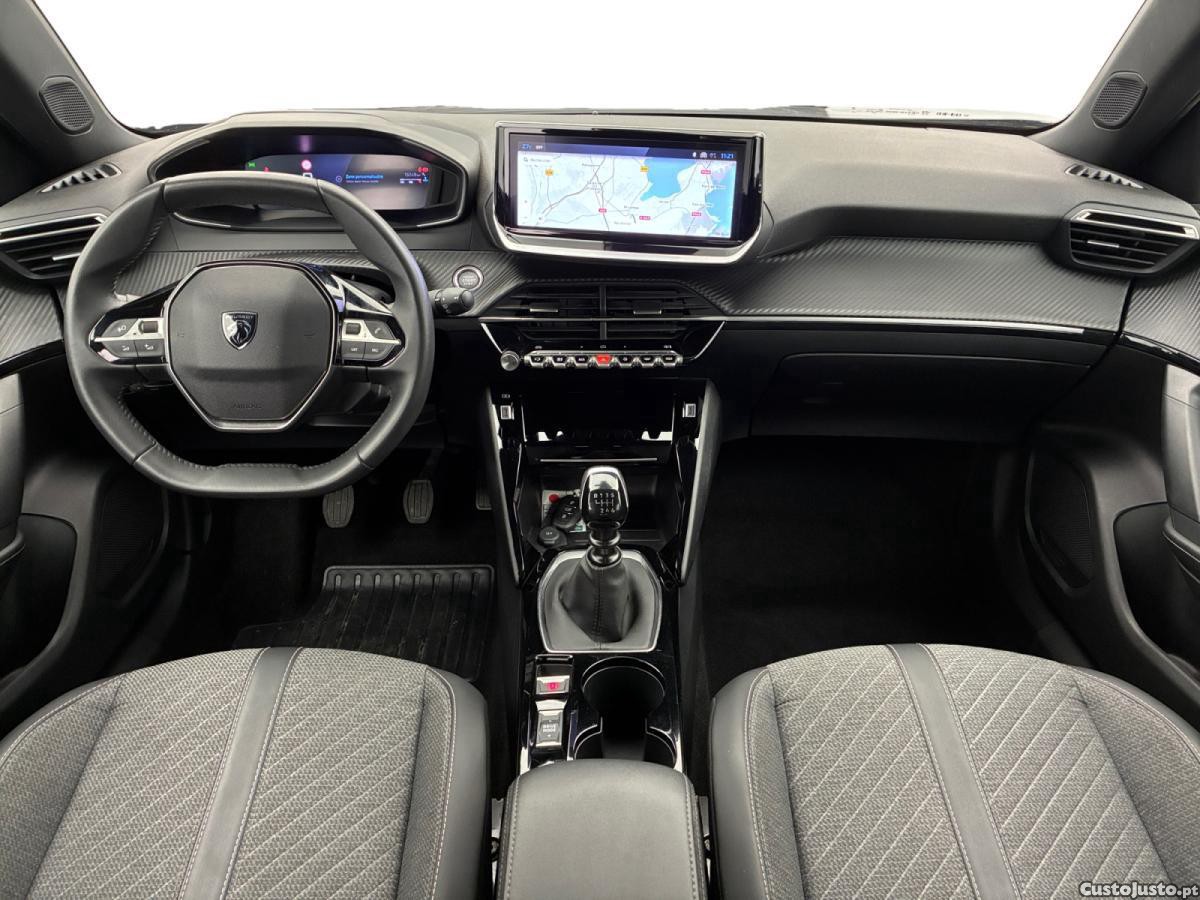 Peugeot 2008 1.2 PureTech Allure — fotografia 6