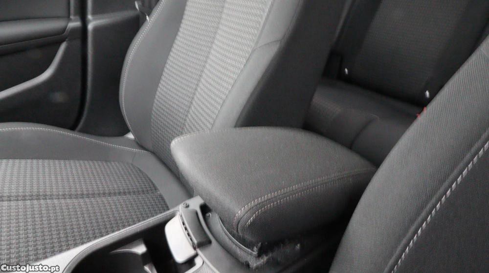 Peugeot 308 1.5 BlueHDi Style — fotografia 4