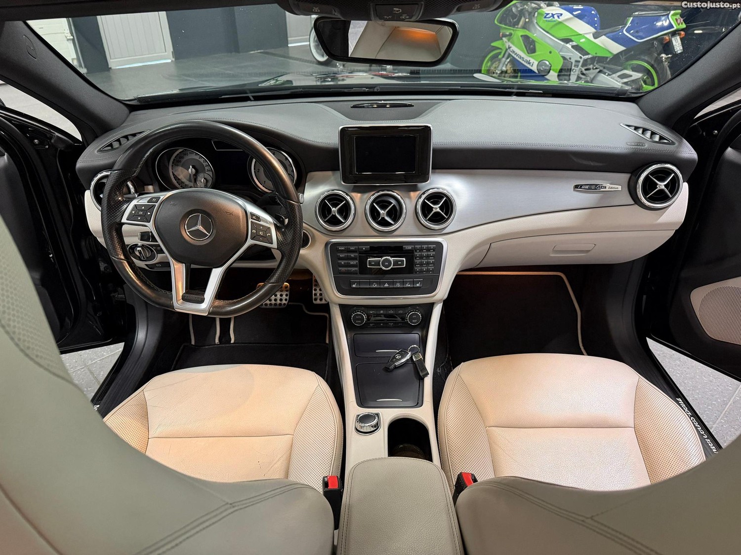 Mercedes-Benz GLA 220 CDI 7G-DCT AMG Line — fotografia 9
