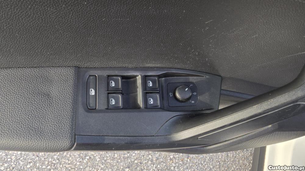 SEAT Arona 1.6 TDI Style — fotografia 16