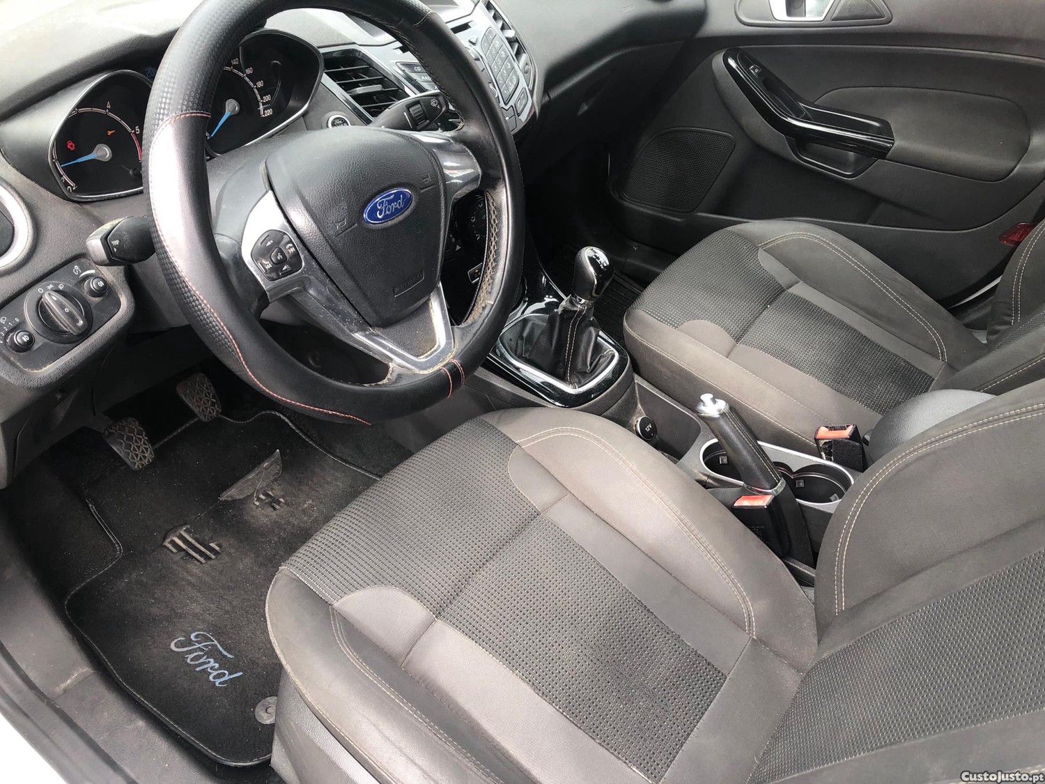 Ford Fiesta 1.4 TdCi — fotografia 4