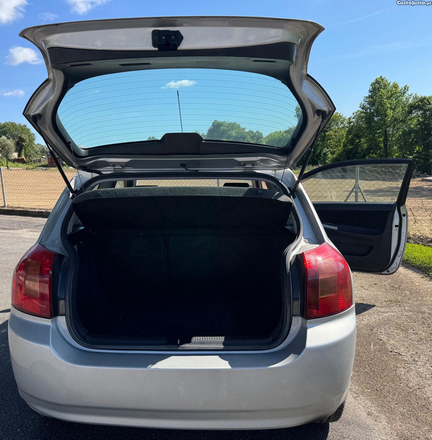 Toyota Corolla (E12u) — fotografia 4