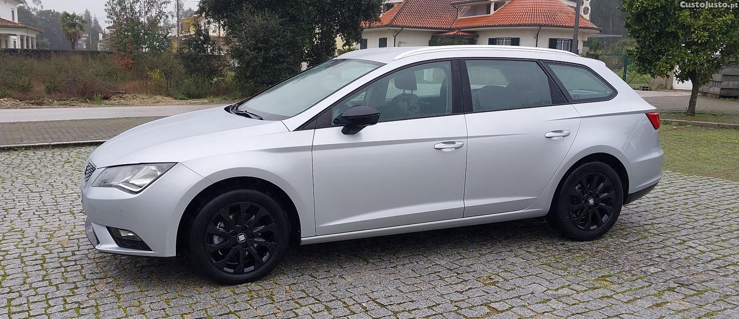 SEAT Leon ST 1.6 TDI 110 Cv — fotografia 7