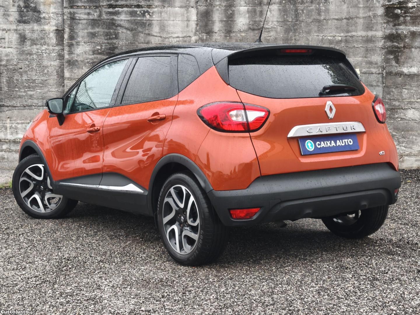 Renault Captur dCi 90 EDC Dynamique — fotografia 23