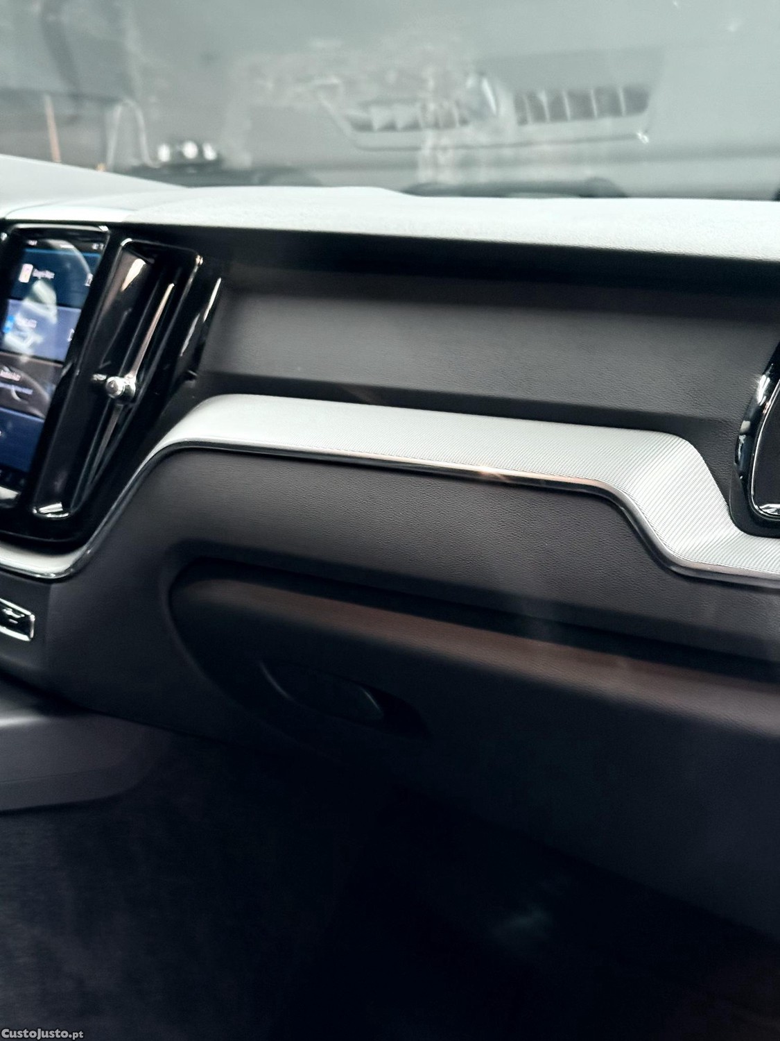 Volvo XC 60 B4 — fotografia 17