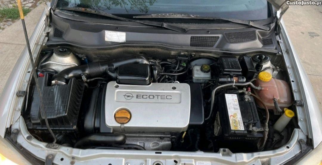 Opel Astra — fotografia 2