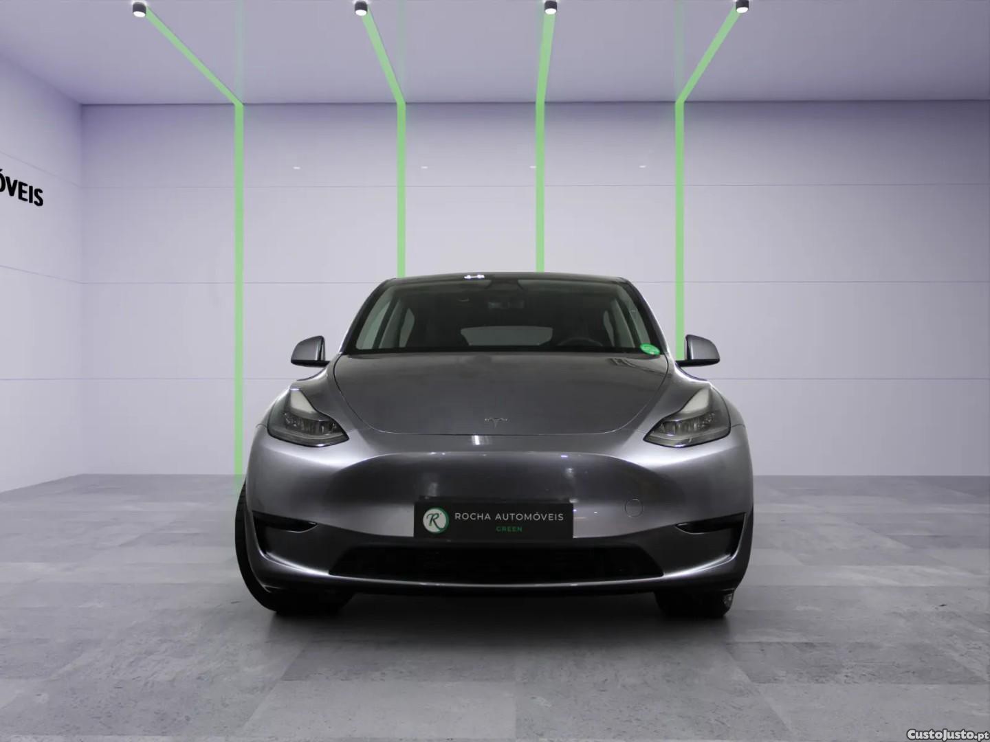 Tesla Model Y Standard — fotografia 11