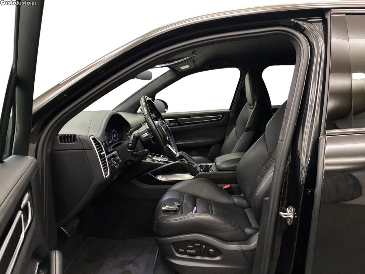 Porsche Cayenne Turbo S E-Hybrid - 23 — photo 3