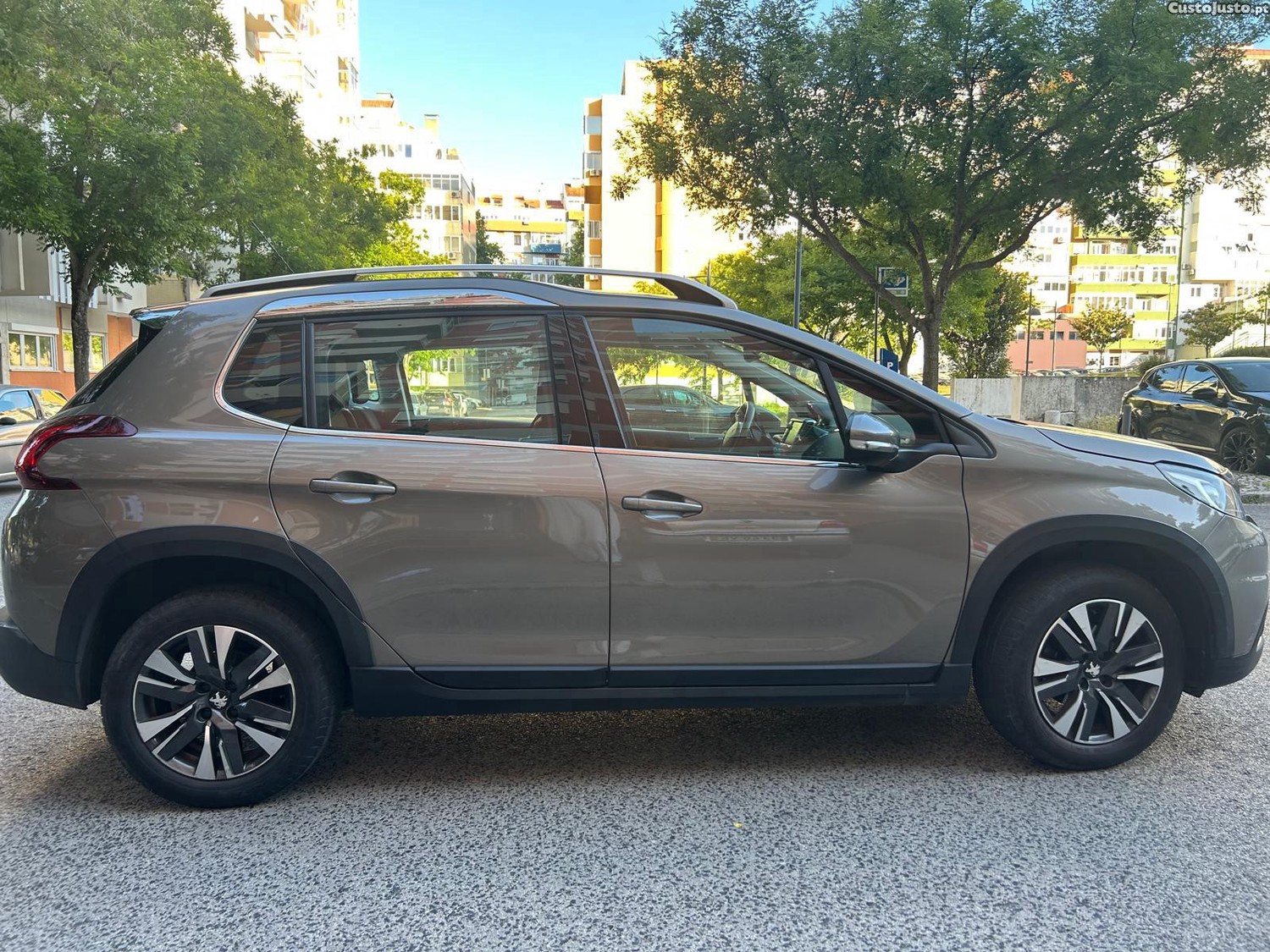Peugeot 2008 Allure — fotografia 8