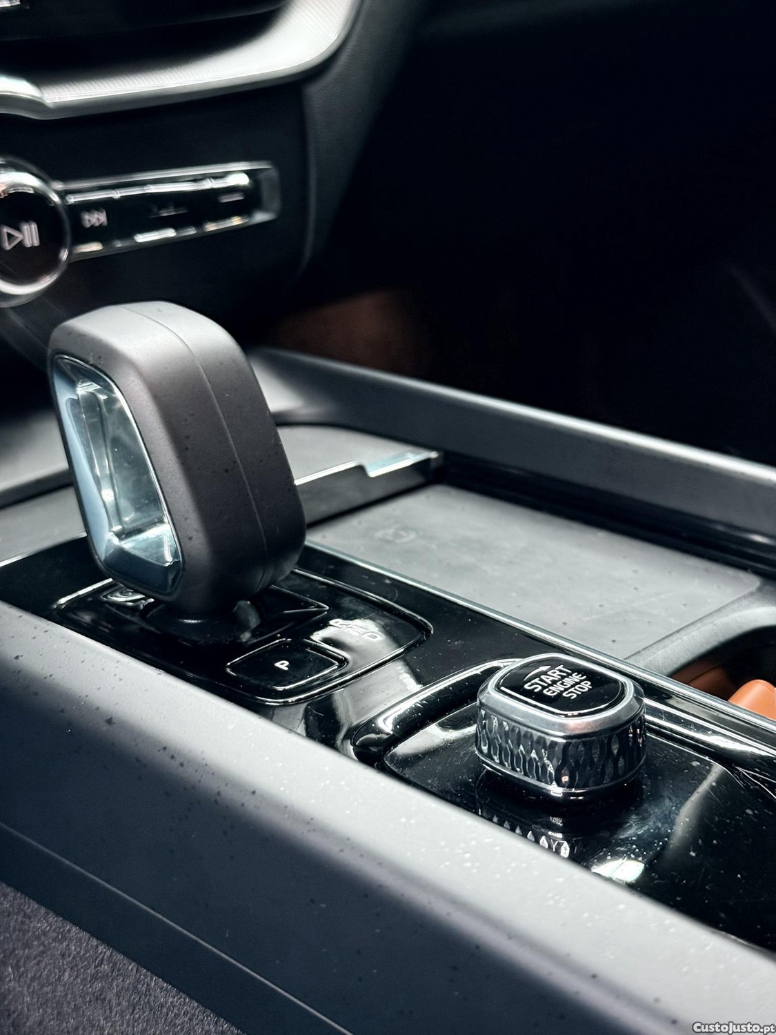 Volvo XC 60 B4 — fotografia 8