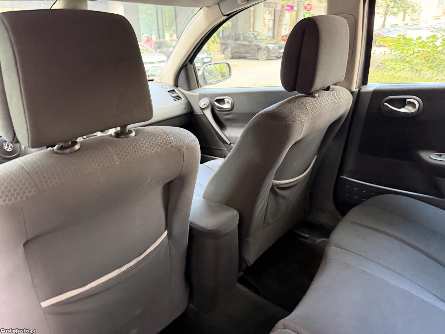 Renault Mégane 1.5 dci Confort — fotografia 12