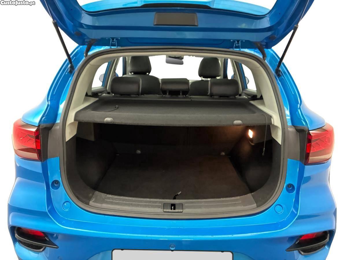 MG ZS 72.6 kWh Luxury — fotografia 3