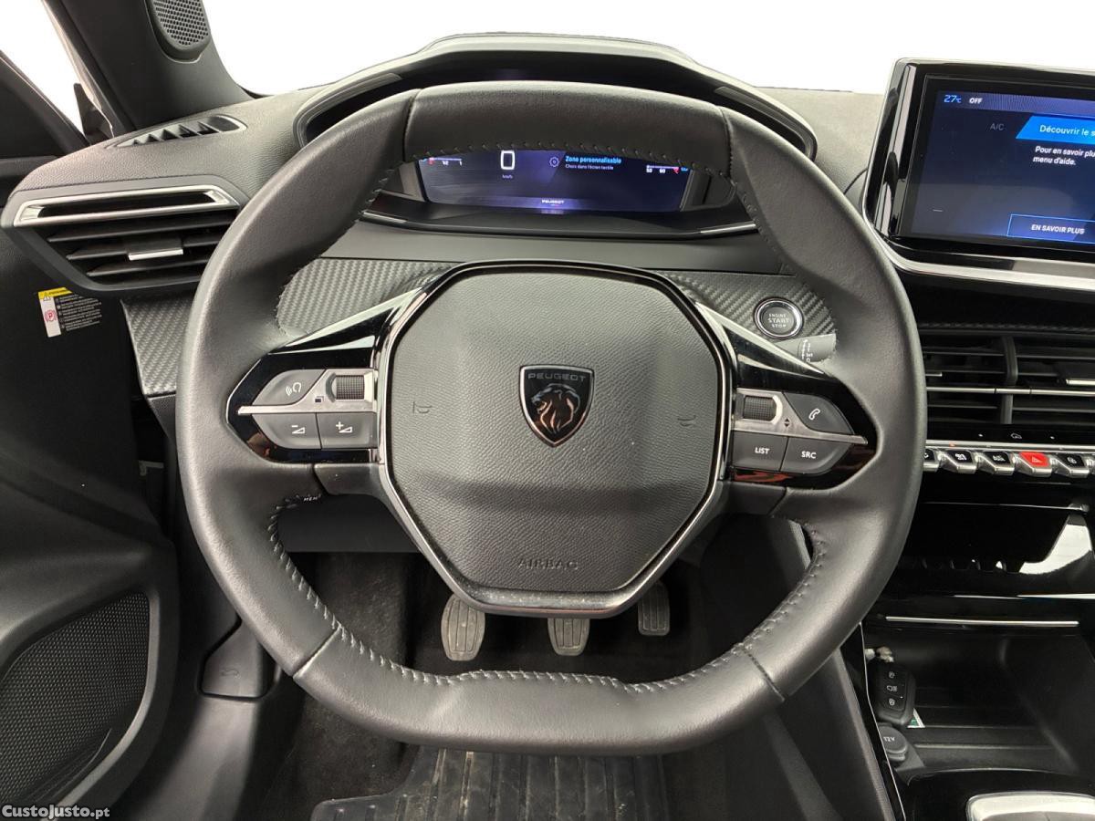 Peugeot 2008 1.2 PureTech Allure — fotografia 5