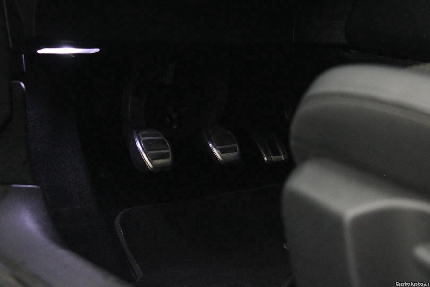 Peugeot 208 1.5 BHDI GT — fotografia 11