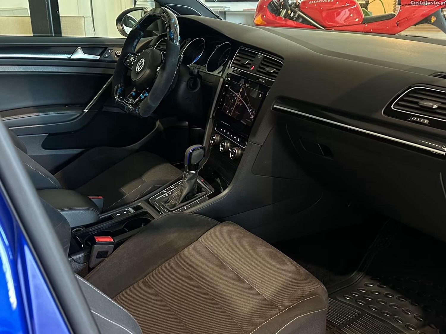 Volkswagen Golf Variant 2.0 TSI R 4Motion — fotografia 20