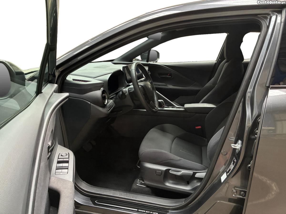 Toyota C-HR 2.0 HDF Plug-in Design — fotografia 8