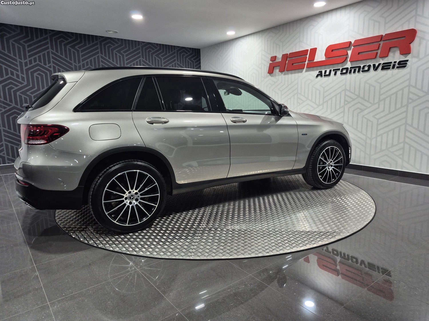 Mercedes-Benz GLC 300 de 4Matic 9G-TRONIC AMG Line — fotografia 6
