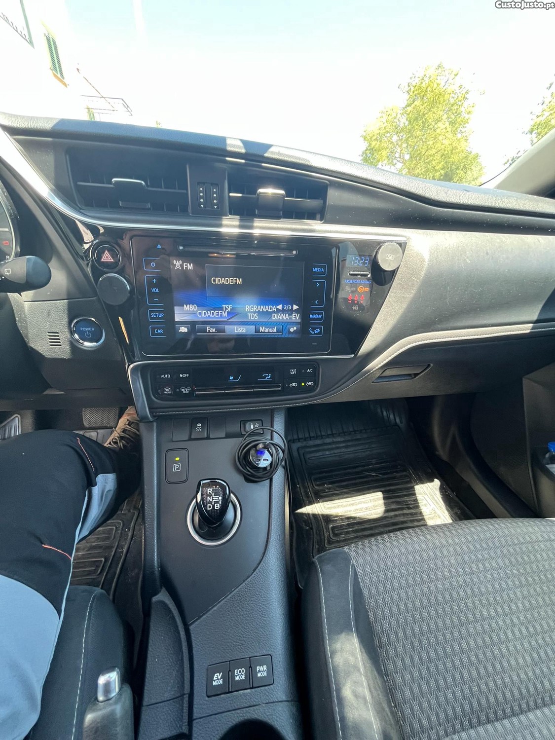 Toyota Auris Hibrid — fotografia 2