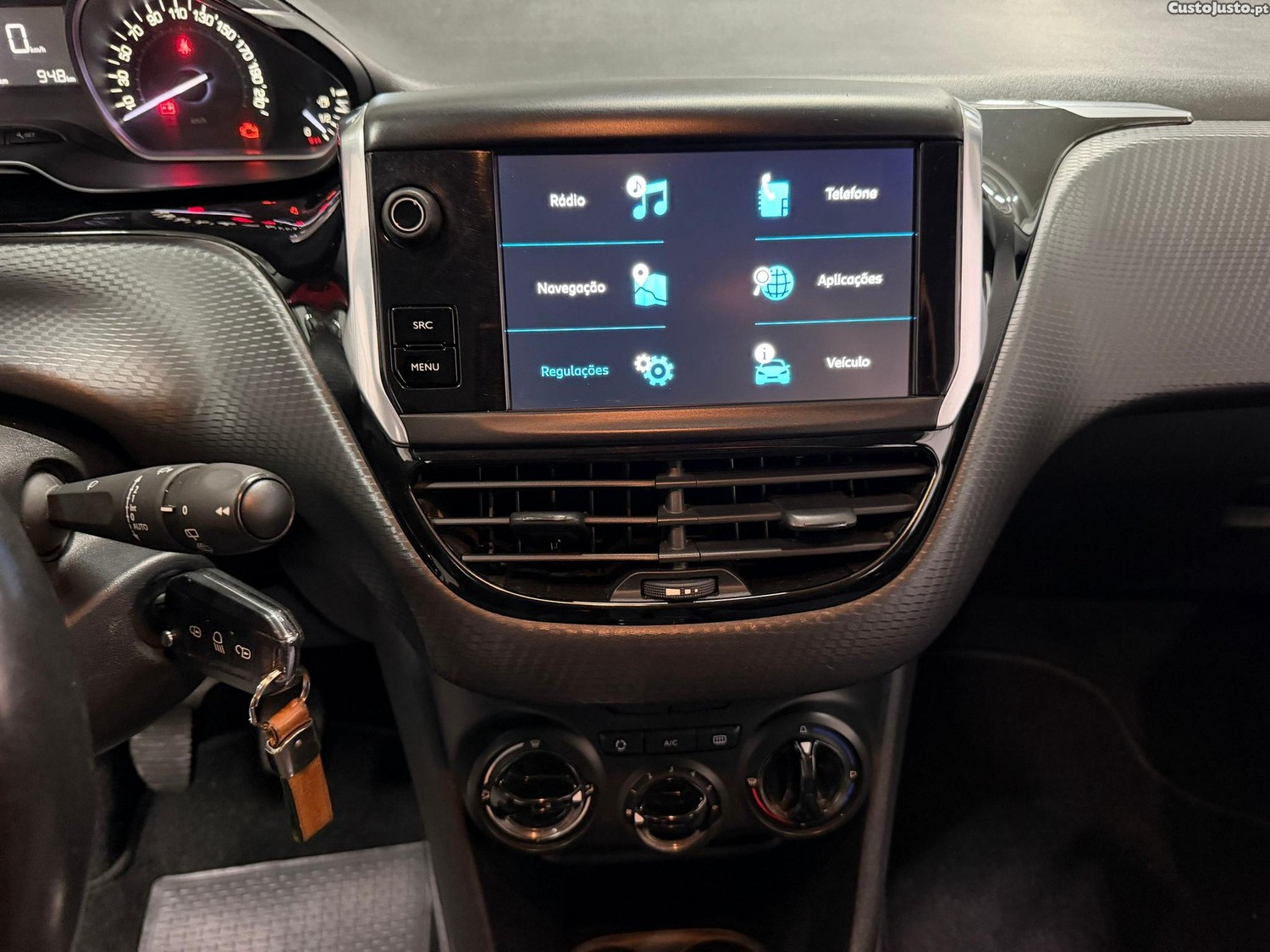Peugeot 2008 1.5 BlueHDi Style — fotografia 17