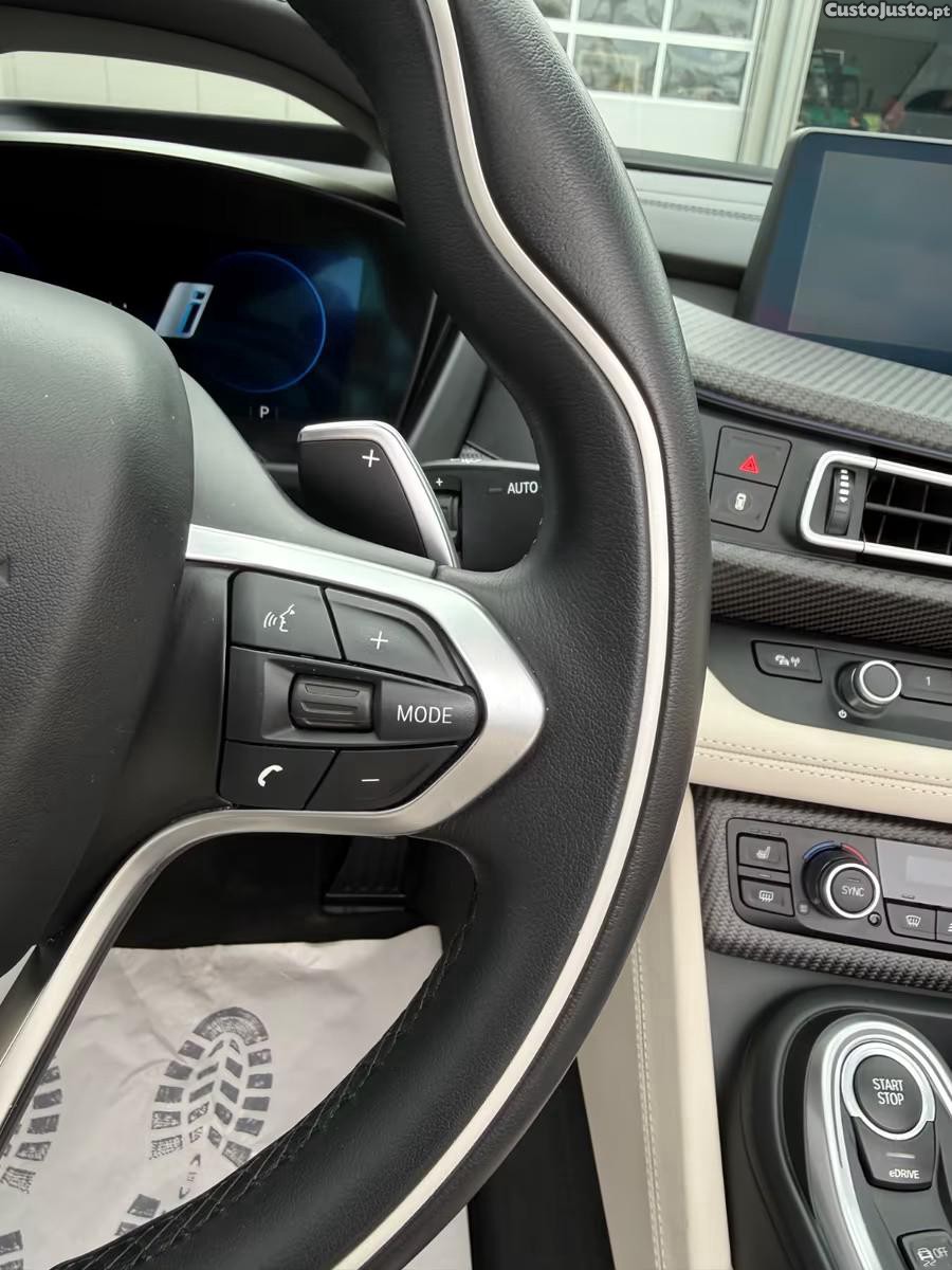 BMW i8 Roadster First Edition — fotografia 5
