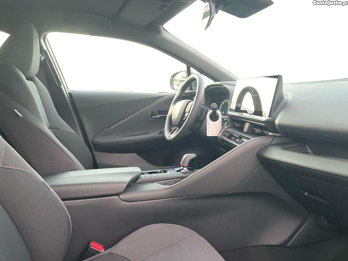 Toyota C-HR 2.0 HDF Plug-in Square Collection — fotografia 13