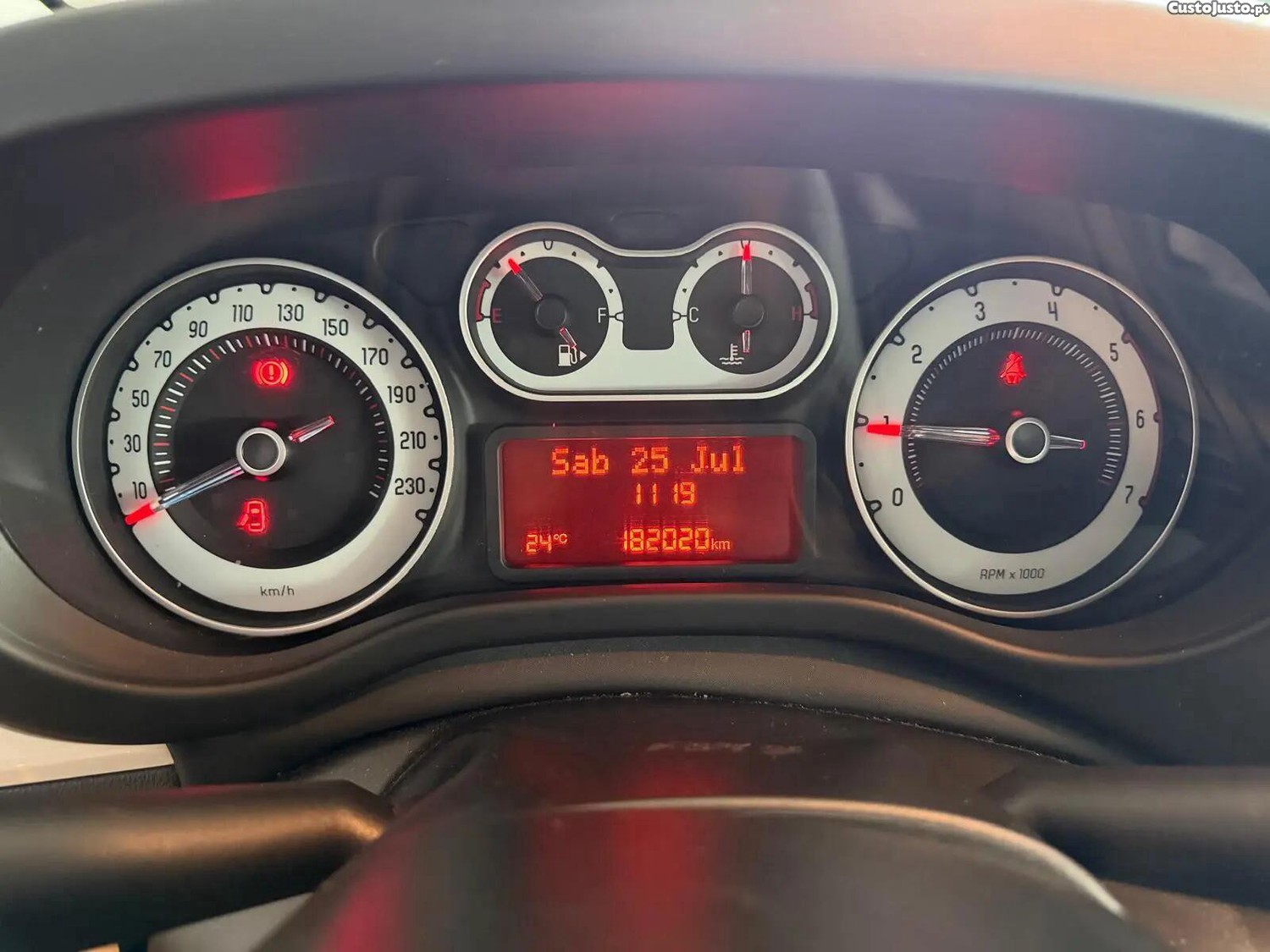 Fiat 500L 1.3 MJ Trekking S&S — fotografia 8