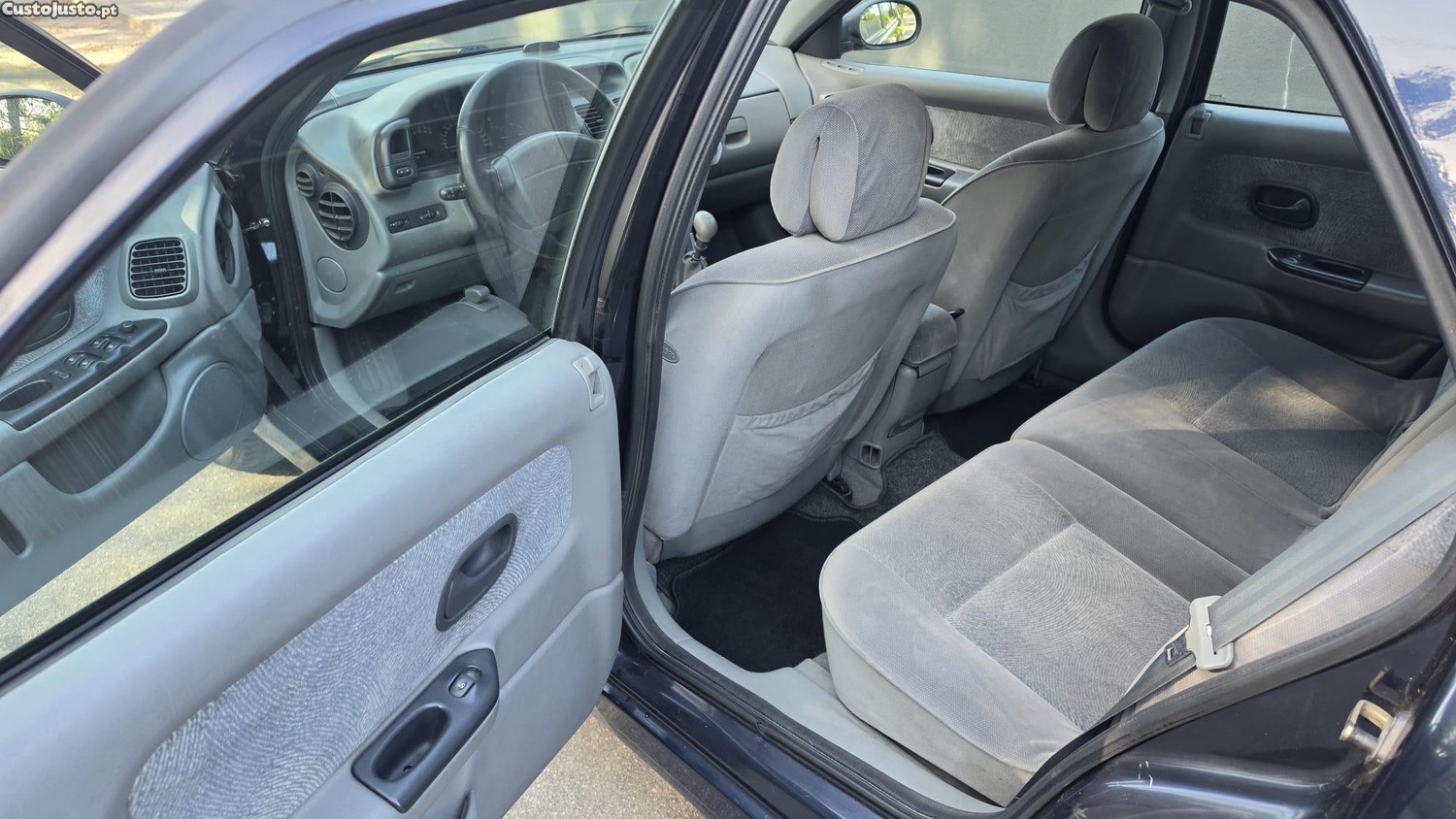 Renault Laguna Break 1.9DTI 100cv Excelente Estado — fotografia 4