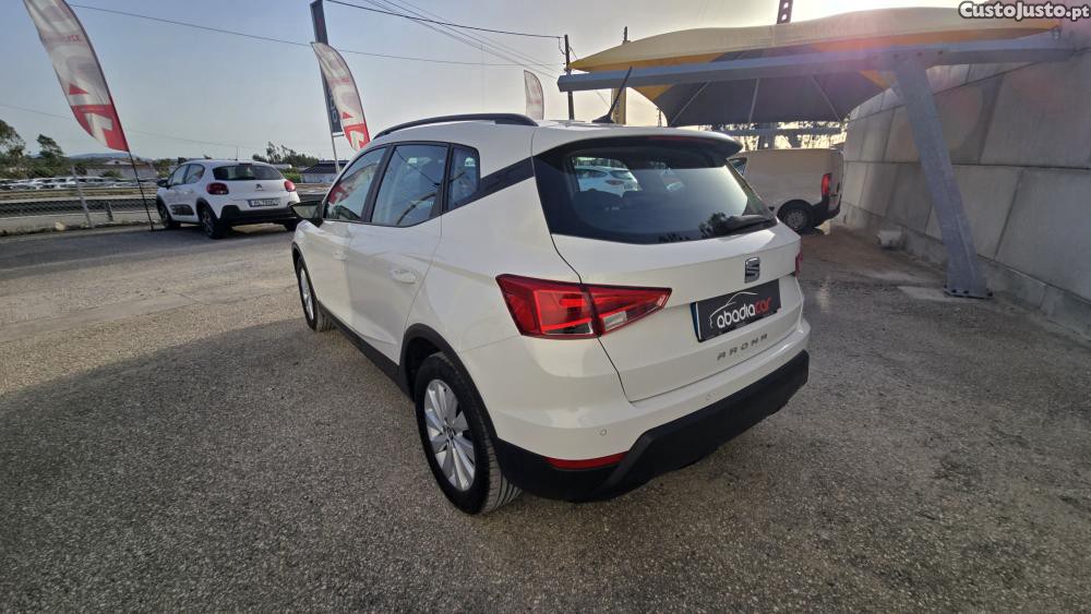 SEAT Arona 1.6 TDI Style — fotografia 4