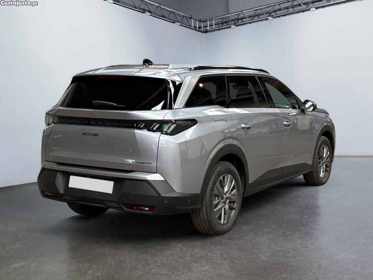 Peugeot 5008 1.2 Hybrid Allure e-DCS6 — fotografia 8