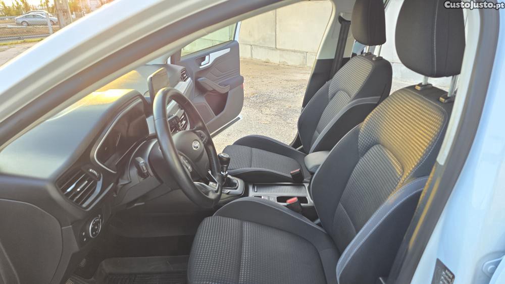 Ford Focus 1.5 TDCi EcoBlue Con — photo 5