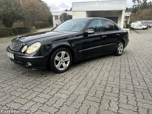 Mercedes-Benz E 220 Elegance manual — fotografia 4