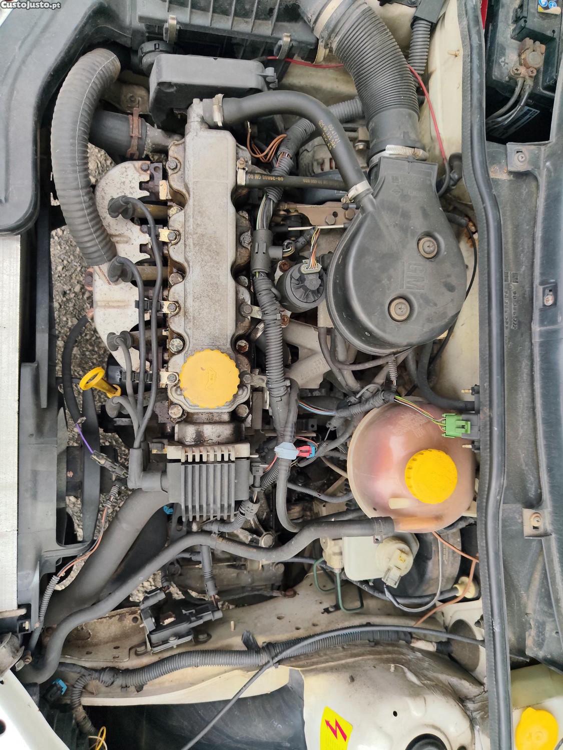 Opel Corsa 1.2i — fotografia 2