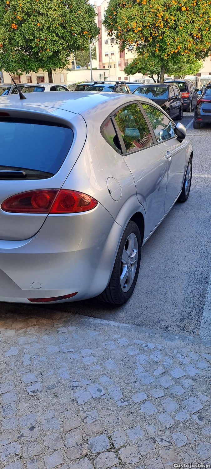 SEAT Leon 1.4 i — fotografia 4