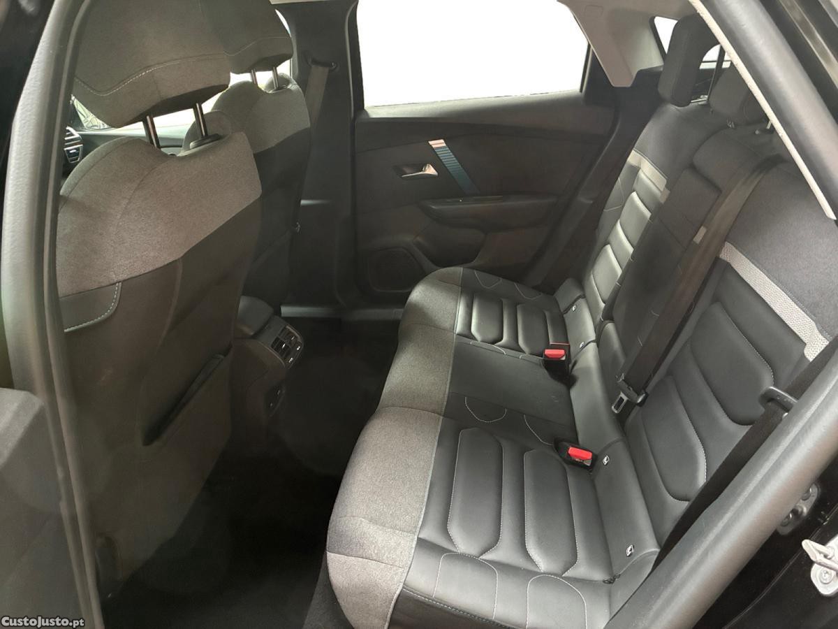 Citroën e-C4 50 kWh Shine — fotografia 4