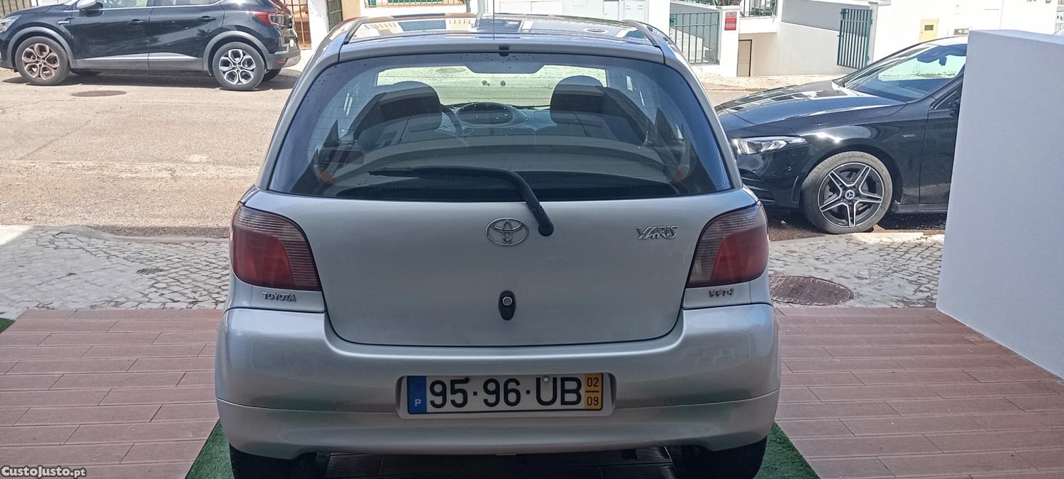 Toyota Yaris 1.0 VVTi, 1 único proprietário, com A/C , com apenas 152599km em ótimo estado. — fotografia 9