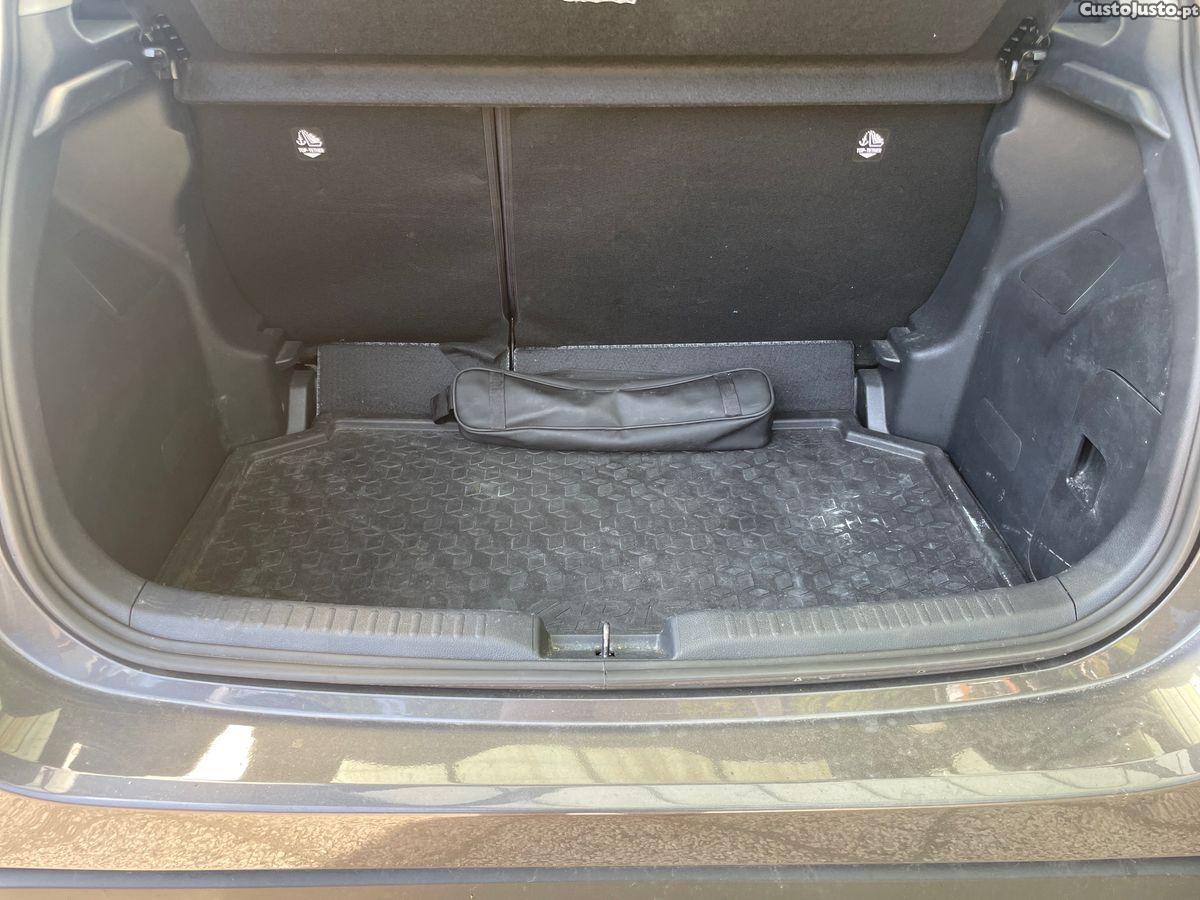 Toyota Yaris 1.5 HDF Comfort Plus — fotografia 10