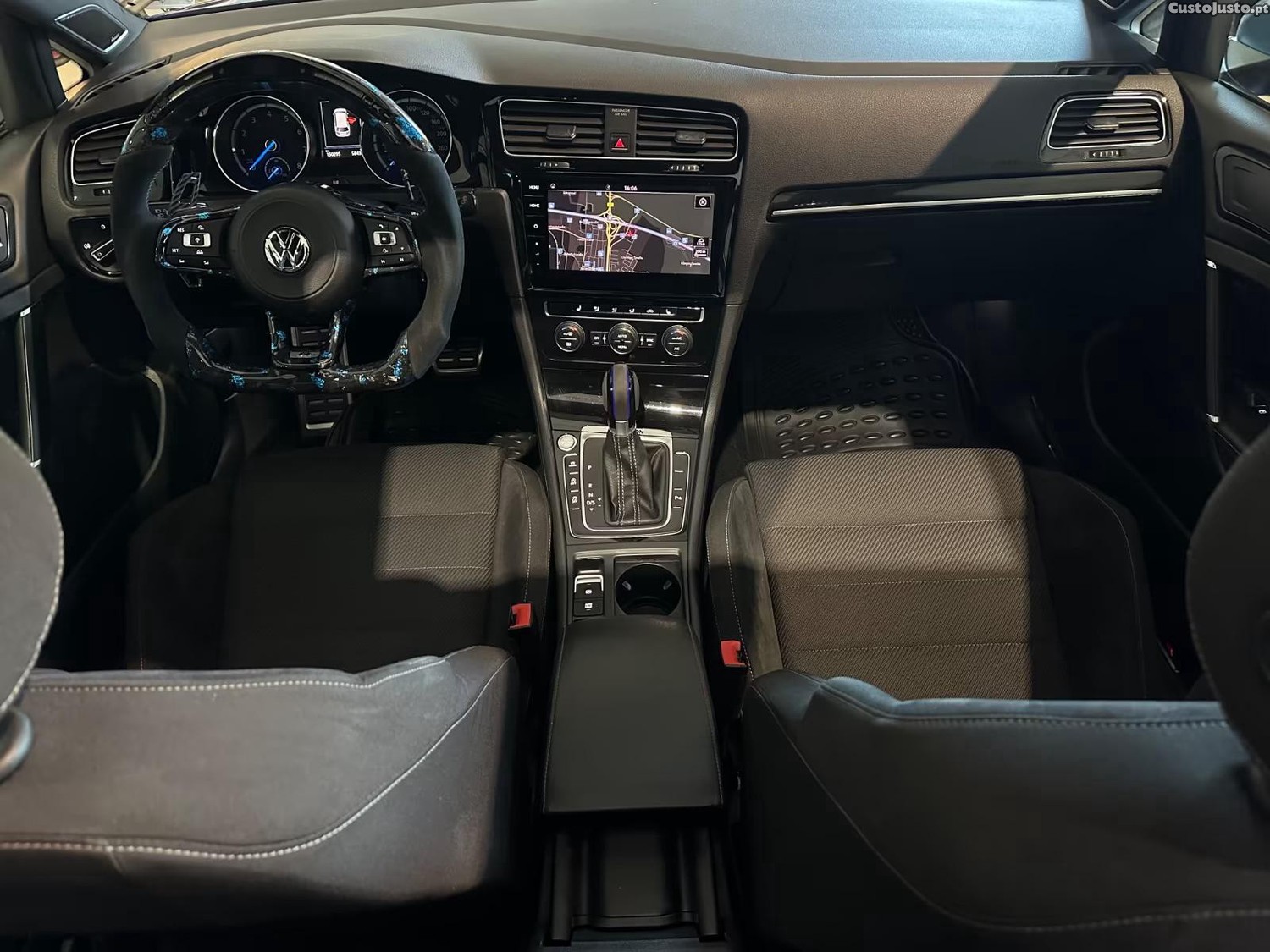 Volkswagen Golf Variant 2.0 TSI R 4Motion — fotografia 11