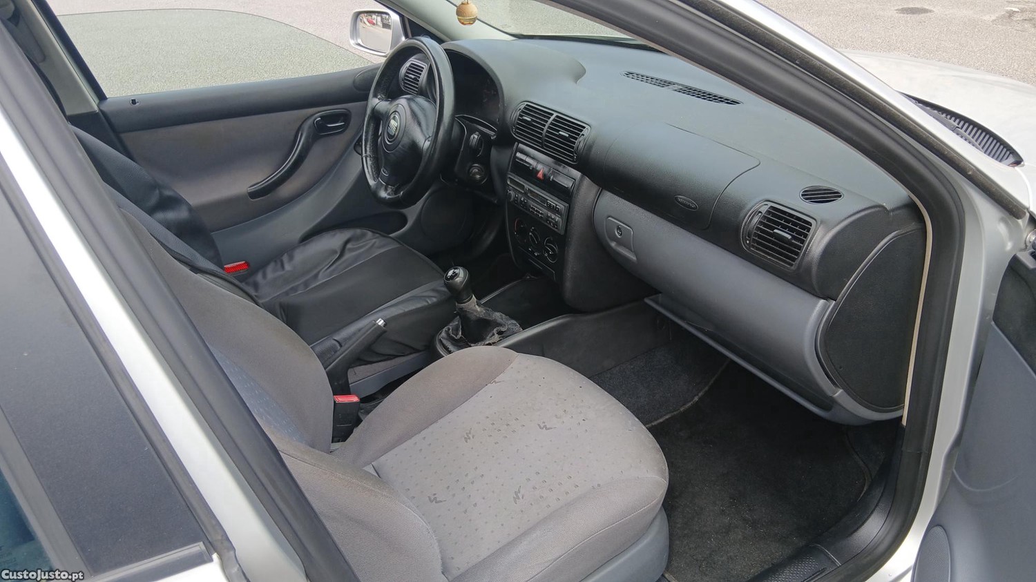 SEAT Toledo 1.6 -16V 4P 185000KM BOM PREÇO — fotografia 3