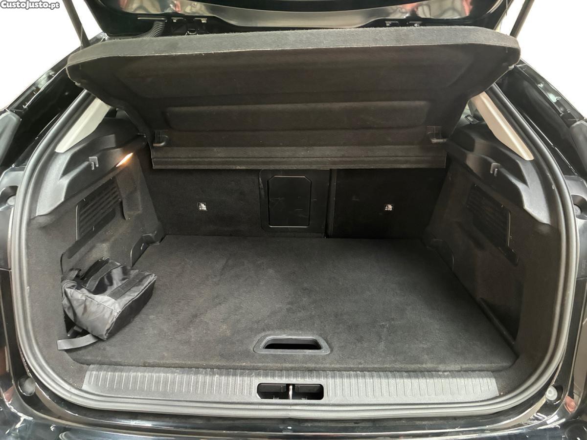 Citroën e-C4 50 kWh Shine — fotografia 3