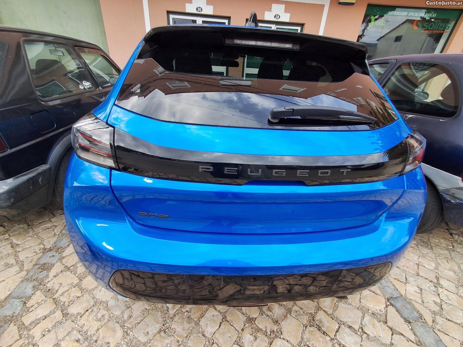 Peugeot 208 ALLURE — fotografia 3