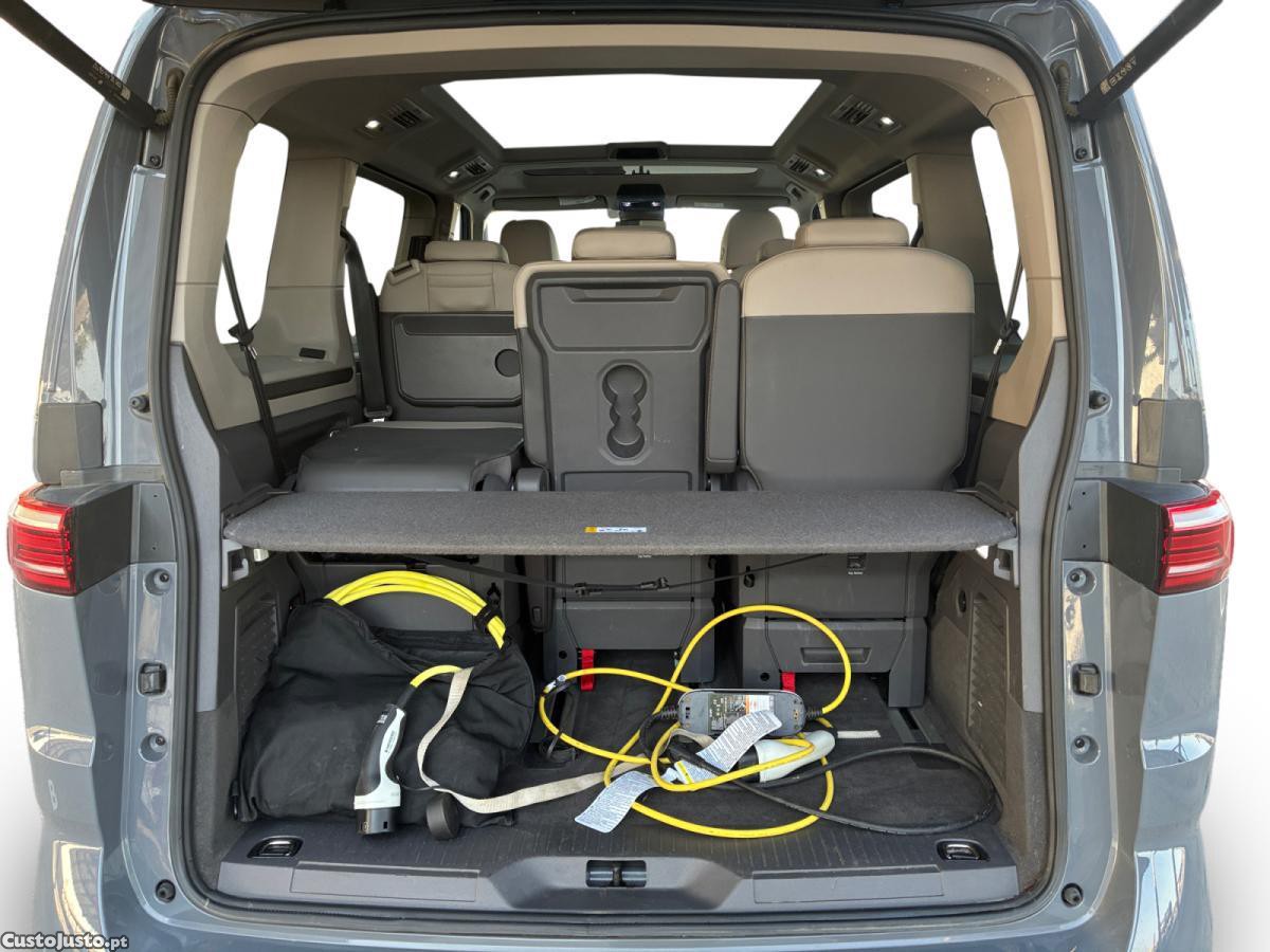 Volkswagen Multivan Court 1.4 eHybrid Life DSG6 — fotografia 3