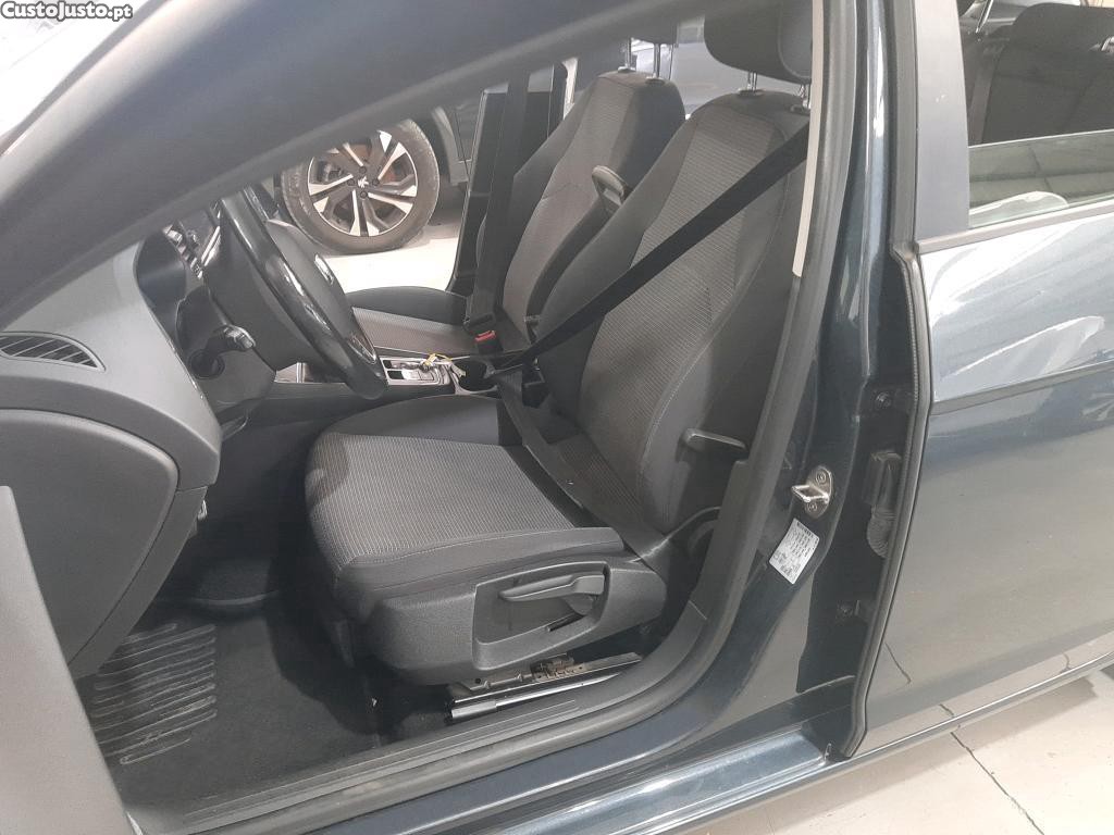 SEAT Leon ST 1.6 TDI Style 115cv — fotografia 17