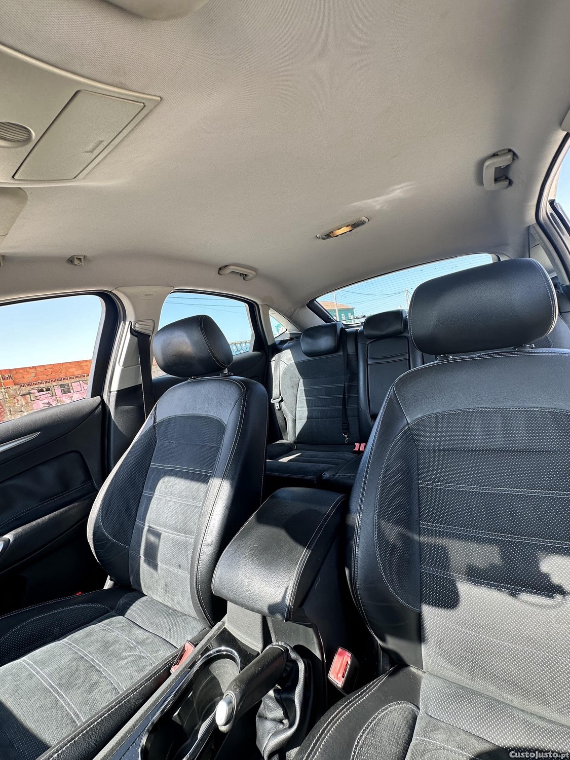 Ford Mondeo 1.8 TDCI — fotografia 2