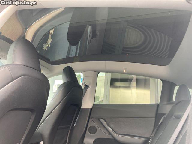 Tesla Model Y Long Range Dual Moto — fotografia 4