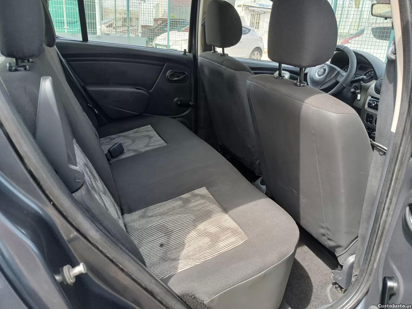 Dacia Sandero 1.2 16v confort — fotografia 6