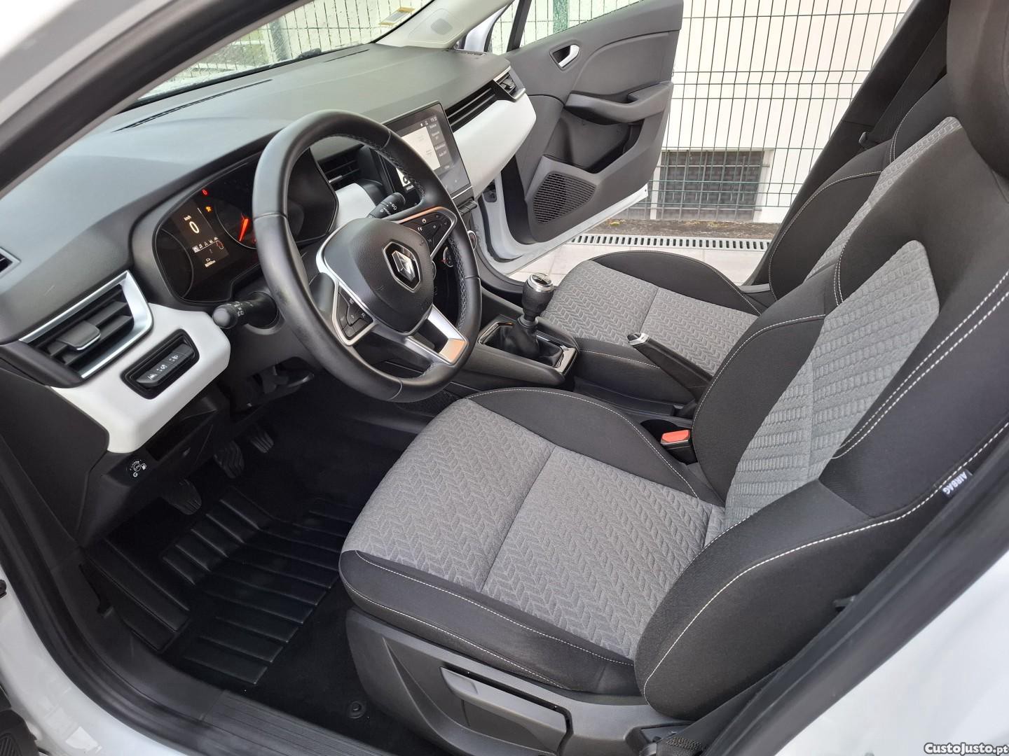 Renault Clio 1.0 TCe Limited Bi-Fuel — fotografia 3