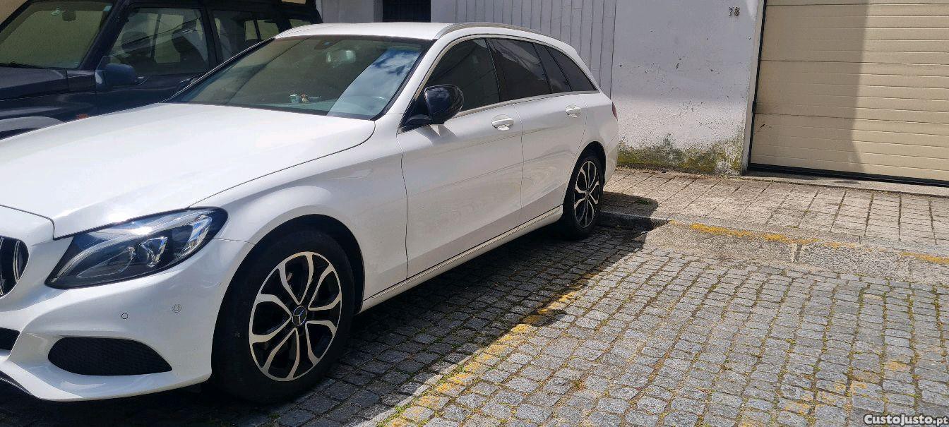 Mercedes-Benz C 180 Avantgard automática 7G — fotografia 4