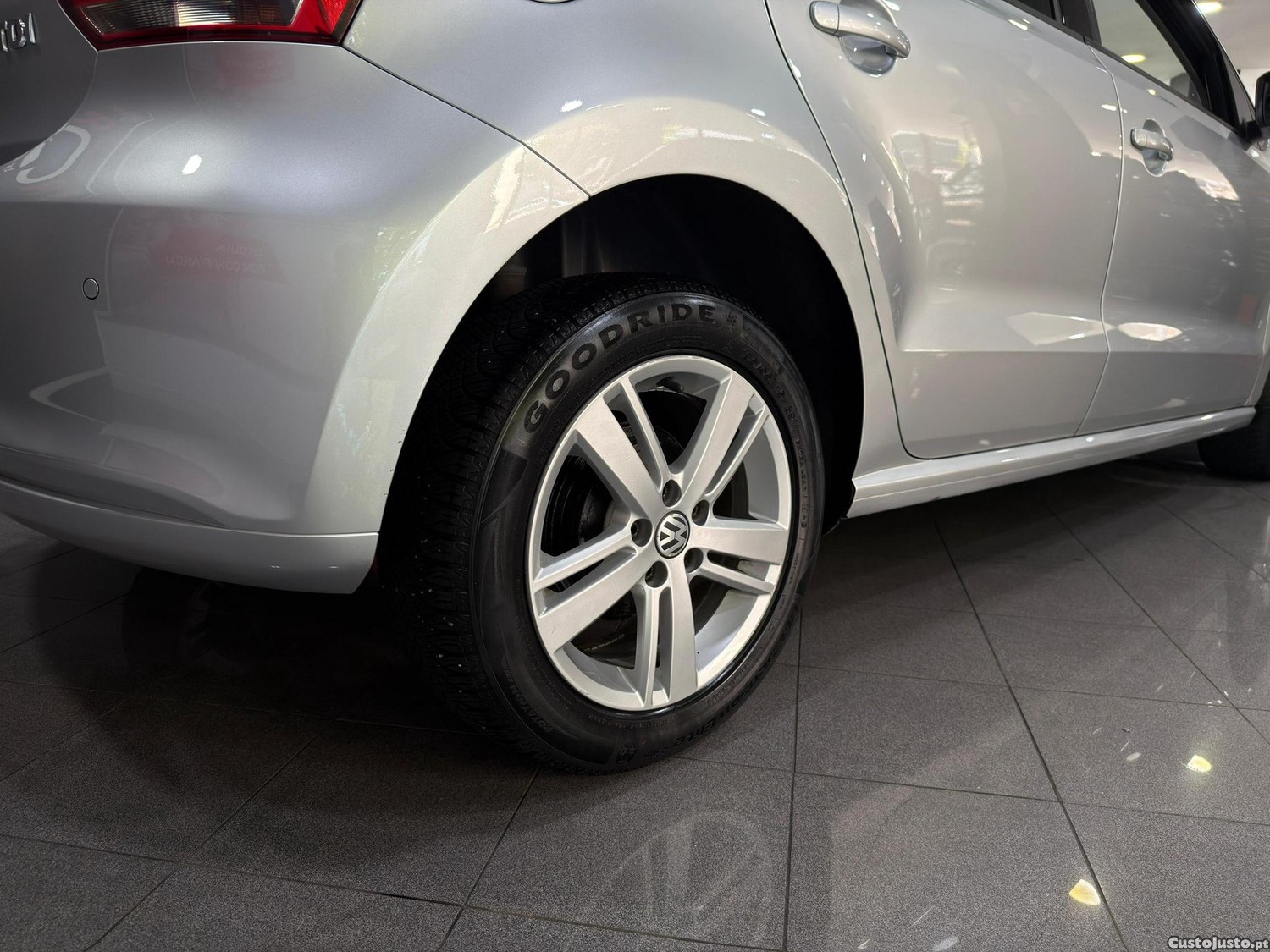 Volkswagen Polo 1.2 TDi BlueMotion — fotografia 16
